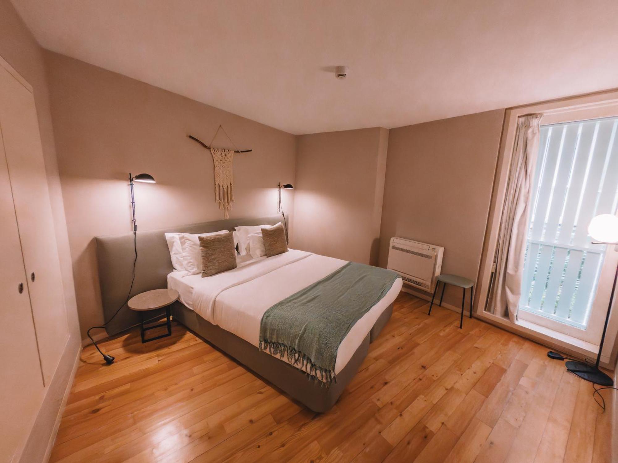 Oporto Serviced Apartments - Miragaia Exterior photo